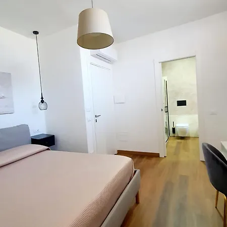 N'est - Di Design In Centro Storico A 게스트하우스 오로세