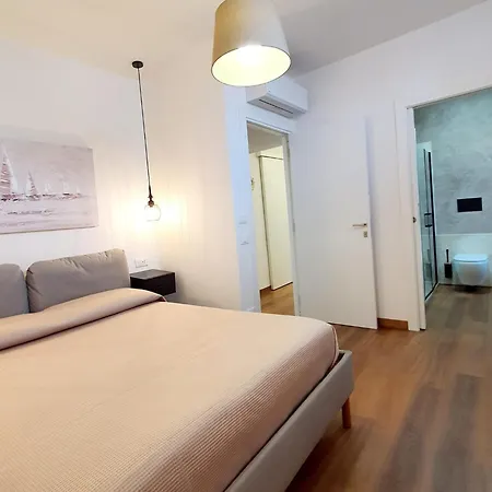 N'est - Di Design In Centro Storico A 3*