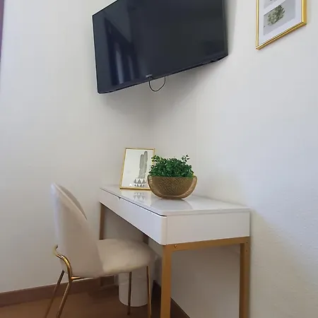N'est - Di Design In Centro Storico A 3*