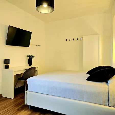 N'est - Di Design In Centro Storico A 3*